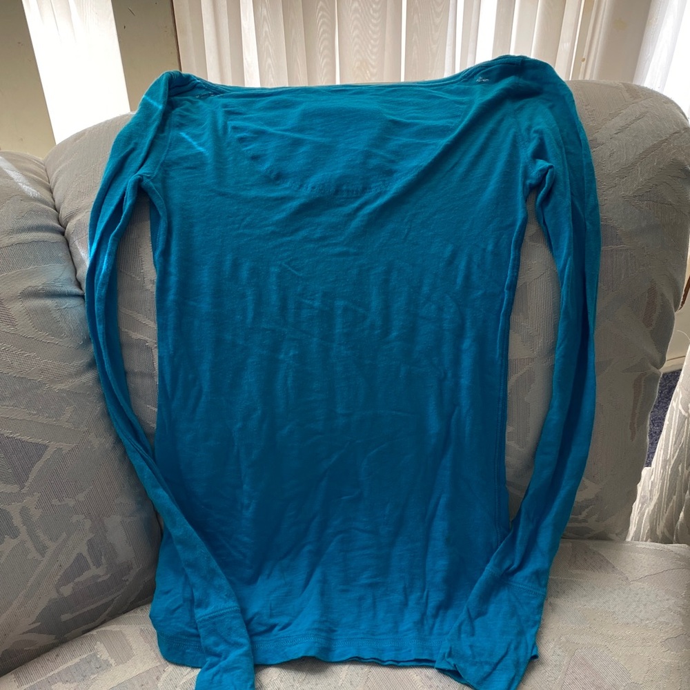 Hollister Women's Vibrant Blue Long Sleeve Tee - Picture 5 of 5